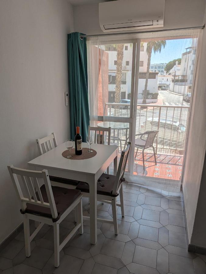 Apartamento Entero, Enormes Piscinas, Terraza Y Playa Benalmádena Exterior photo