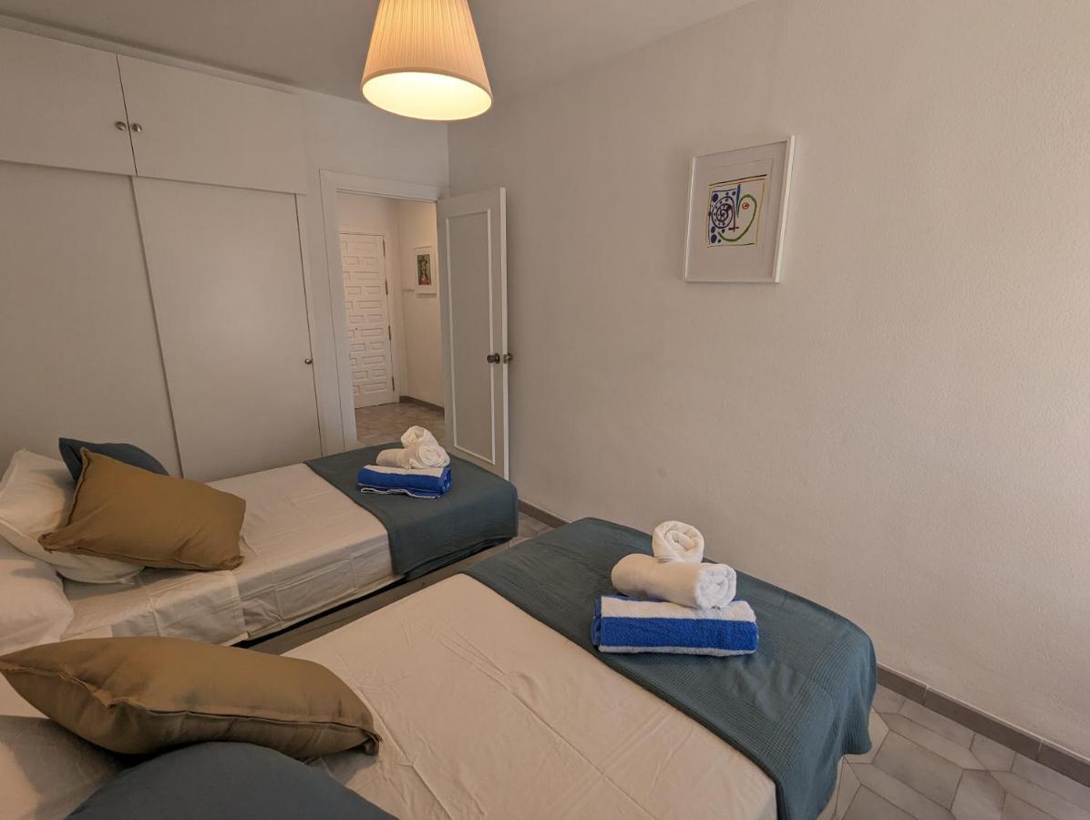 Apartamento Entero, Enormes Piscinas, Terraza Y Playa Benalmádena Exterior photo