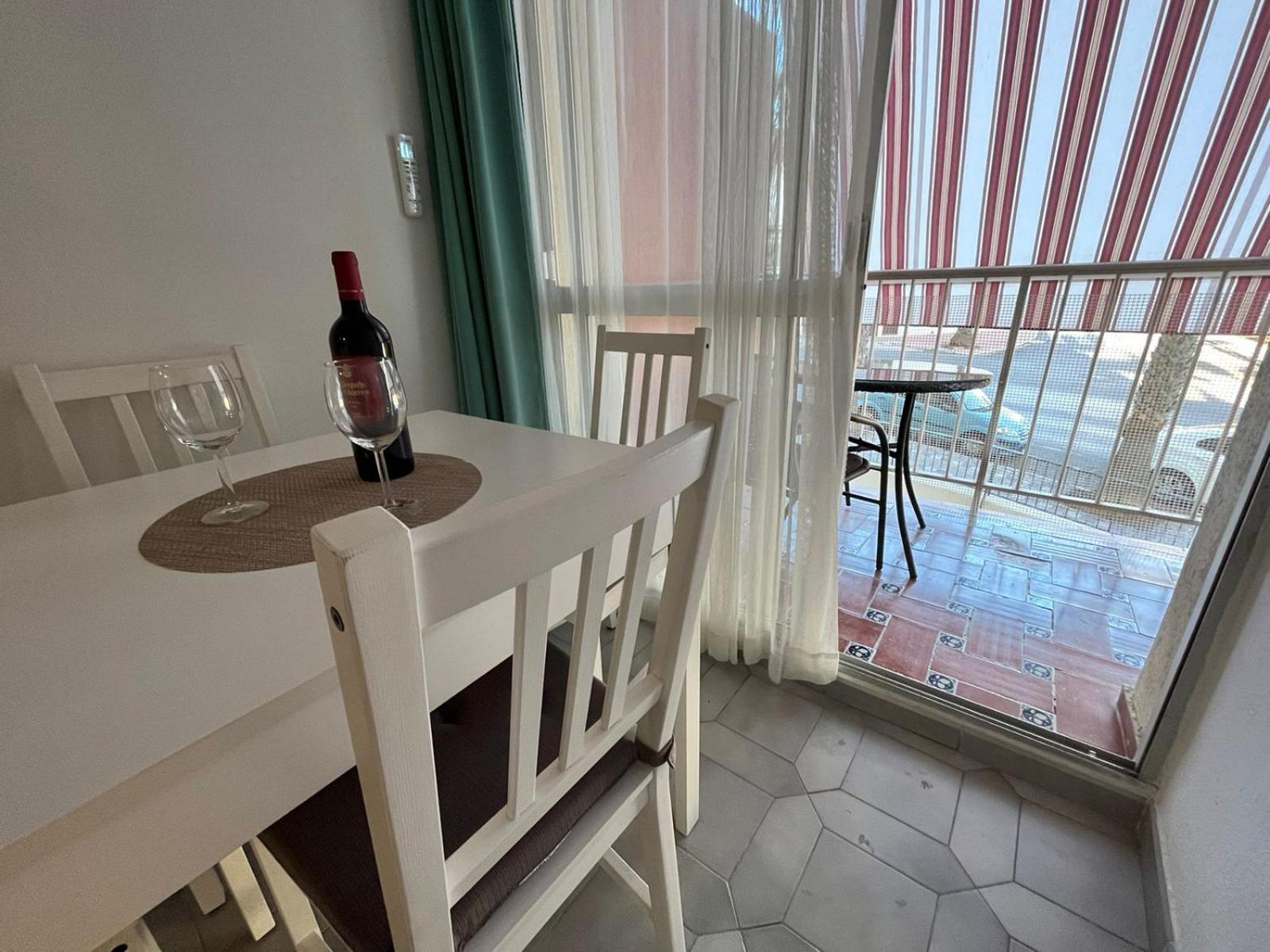 Apartamento Entero, Enormes Piscinas, Terraza Y Playa Benalmádena Exterior photo